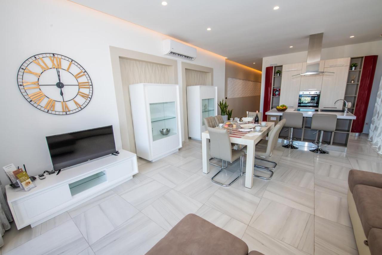 Artist Terrace Apartments Mellieha Bagian luar foto