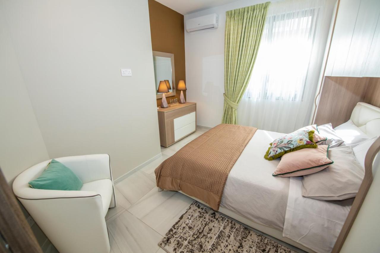 Artist Terrace Apartments Mellieha Bagian luar foto