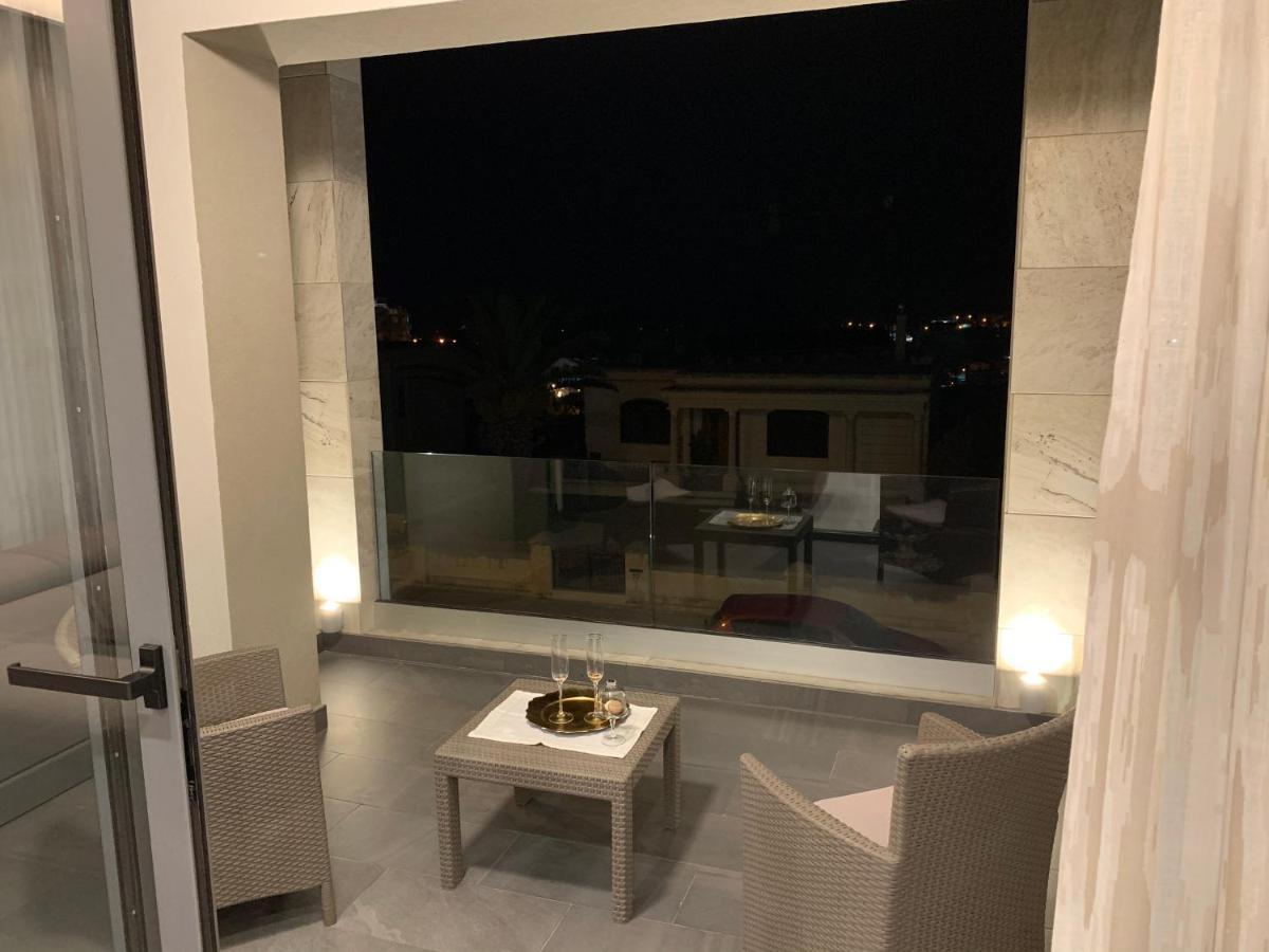 Artist Terrace Apartments Mellieha Bagian luar foto