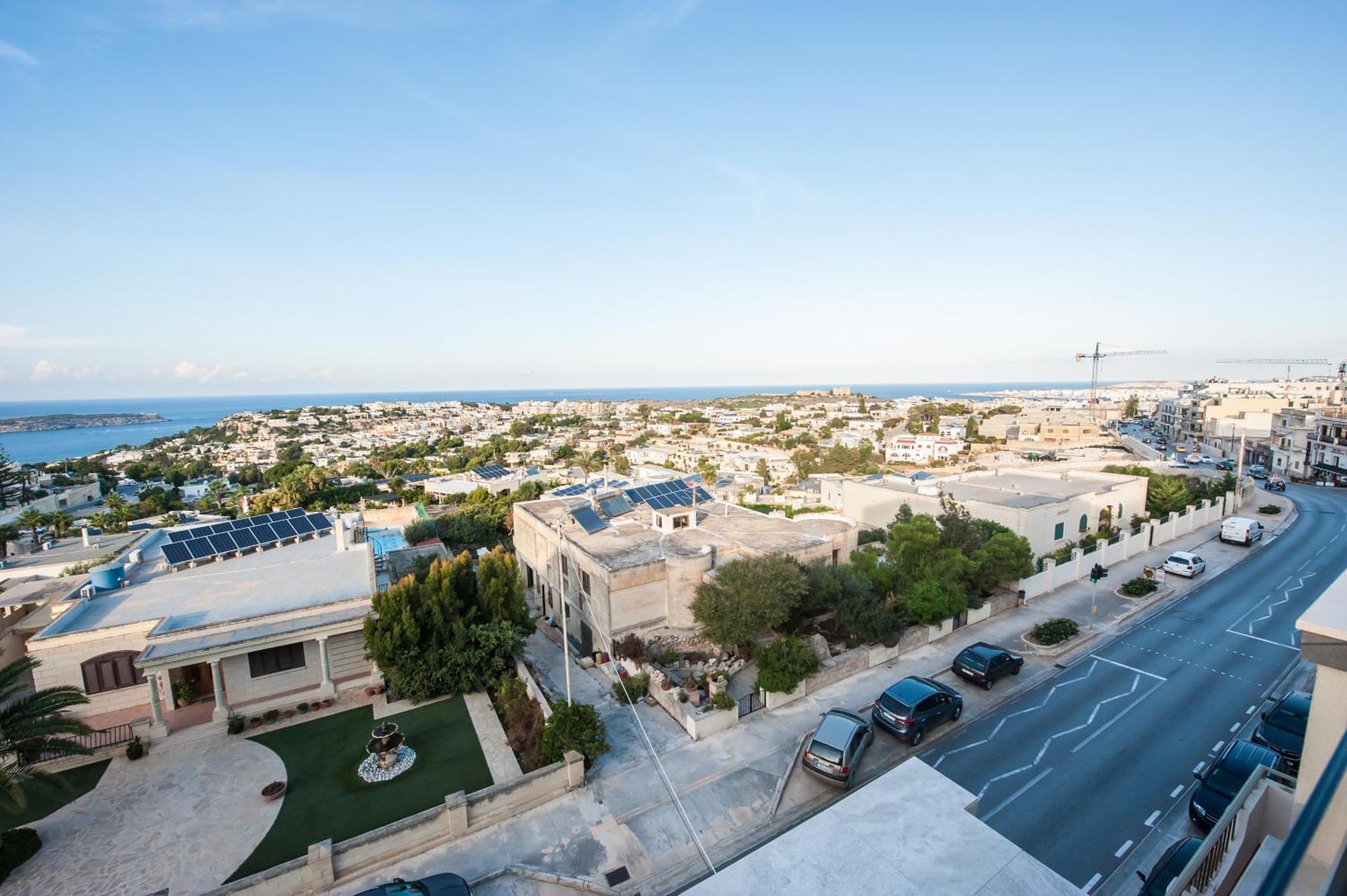 Artist Terrace Apartments Mellieha Bagian luar foto