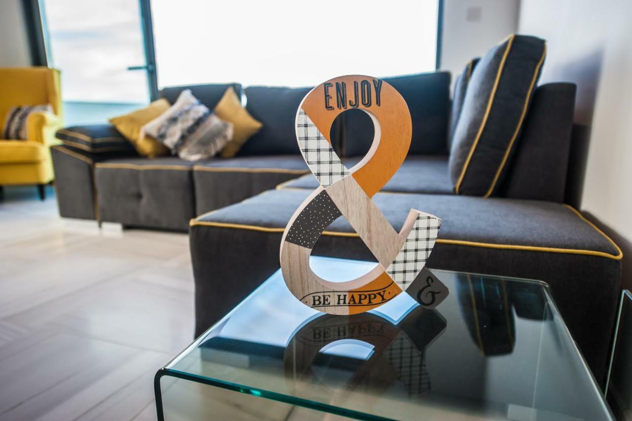 Artist Terrace Apartments Mellieha Bagian luar foto